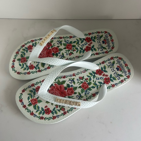 FARM Rio Floral Sandals with White and Red Accents - Picture 3 of 5